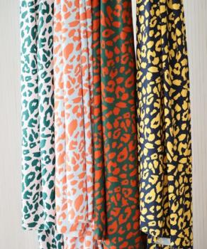 LENZING™ ECOVERO™ Viskose - Urban Leo - Tropic